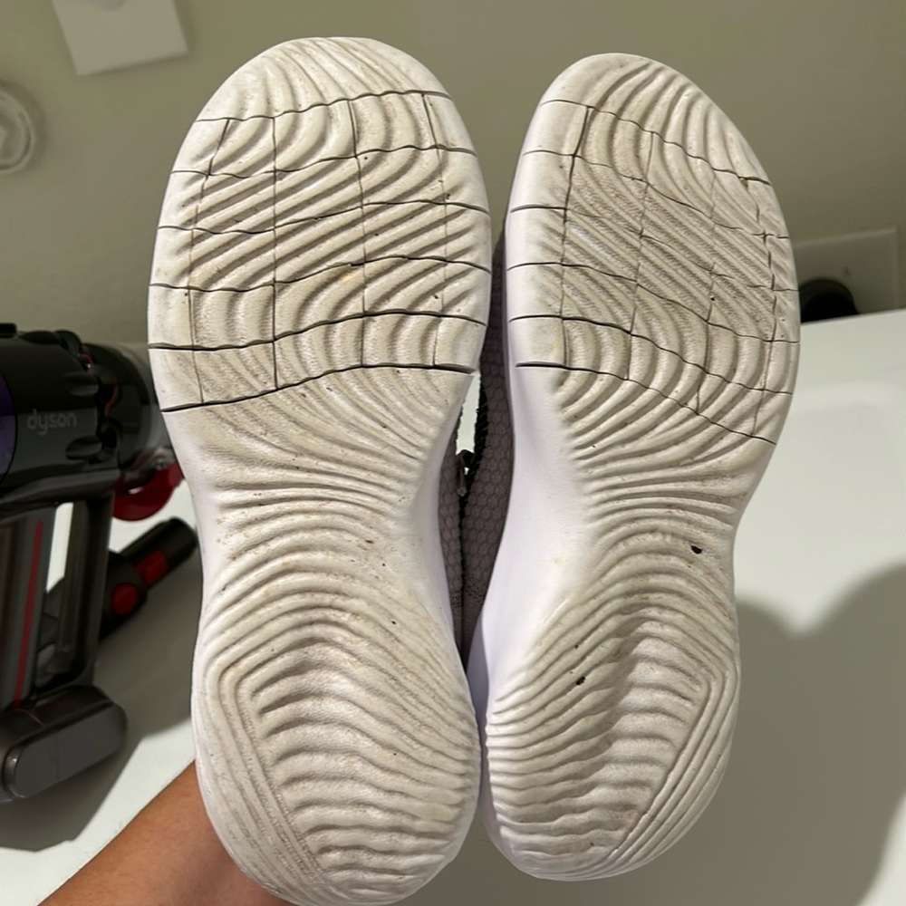 Women’s Nike size 8 Flex Experience 11 Running shoe. Color amethyst. - Picture 5 of 5